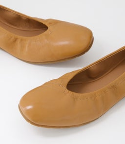 MOMLEY DJ DK TAN LEATHER