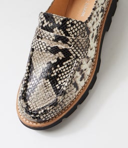 DORTE DJ BLACK&WHITE BLACK SOLE SNAKE LEATHER