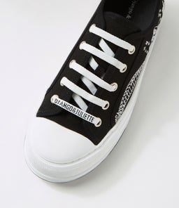 GILLERSY DJ BLACK WHITE CANVAS