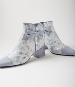 MENASHE DJ BLUEY IVORY&BLUE FLOWER SUEDE LEATHER