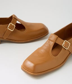 NUBIA DJ DK TAN LEATHER