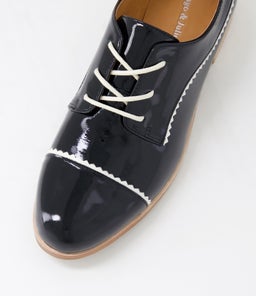 LEEZES DJ BLACK IVORY PATENT LEATHER