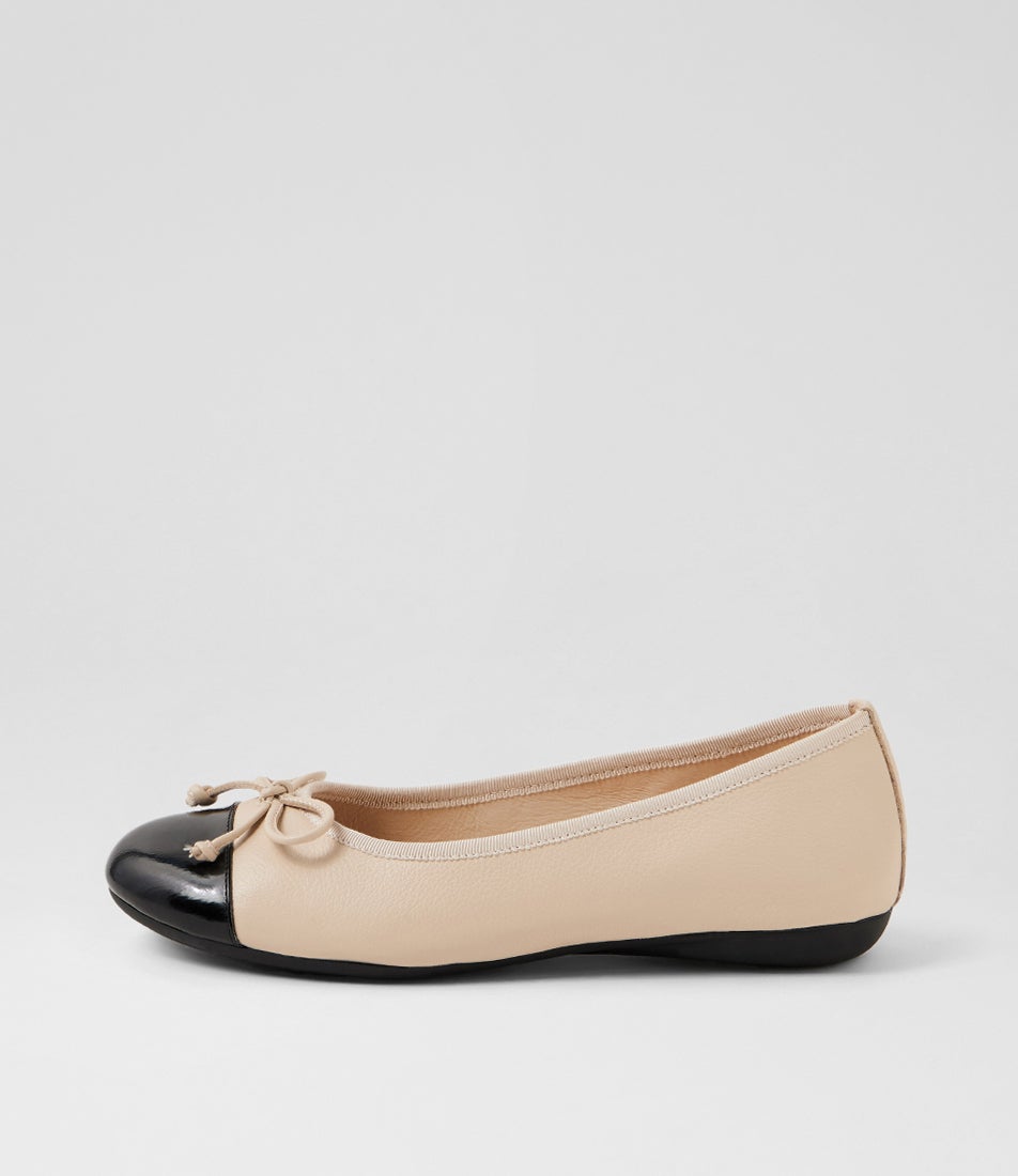 Chaves Black Vanilla Patent Leather Flat Shoes