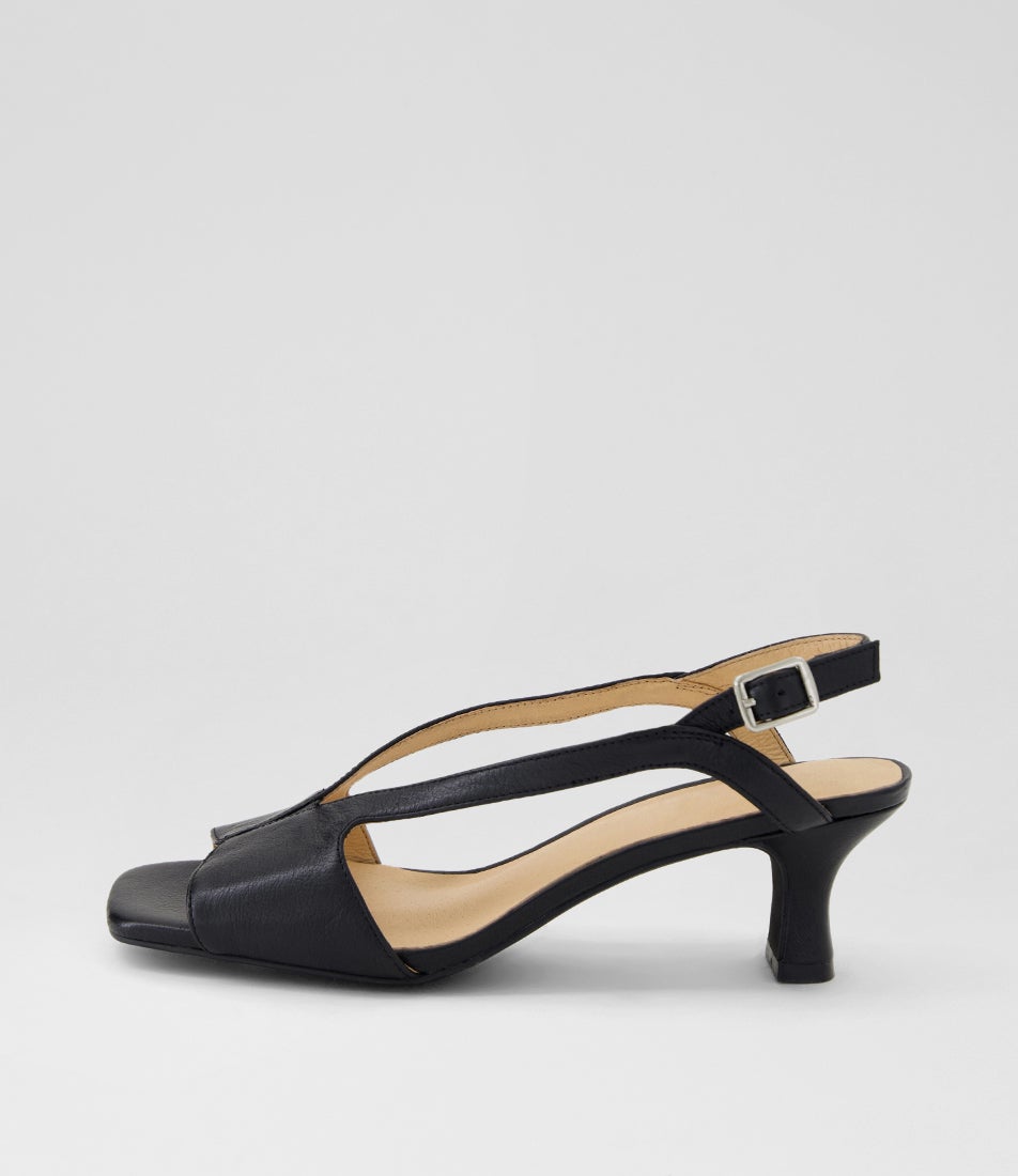 Unker Black Leather Sandals Unker Black Leather Sandals