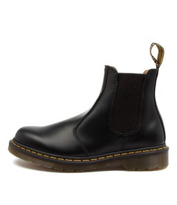 2976 CHELSEA YLW STTCH MENS DM BLACK SMOOTH LEATHER