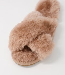 W11573 MAYBERRY EM CAMEL SHEEPSKIN