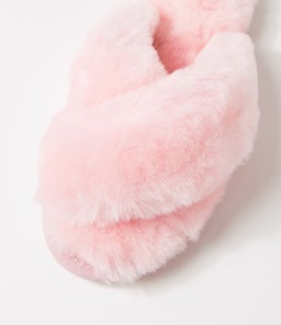 W11573 MAYBERRY EM BABY PINK SHEEPSKIN