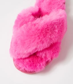 W12900 BARBIE MAYBERRY EM BARBIE PINK SHEEPSKIN