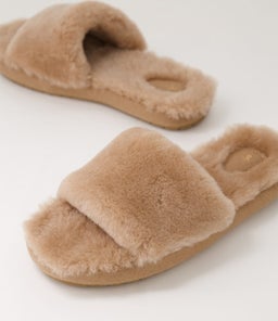 MCKAY EM CAMEL SHEEPSKIN