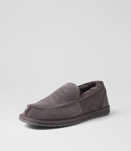 PLATINUM HUME EM CHARCOAL SHEEPSKIN