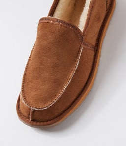 PLATINUM HUME EM CHESTNUT SHEEPSKIN