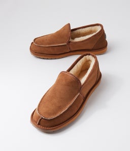 PLATINUM HUME EM CHESTNUT SHEEPSKIN