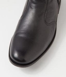 MARCH FC BLACK LEATHER