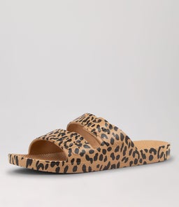 SLIDES W FM LEO CAMEL SMOOTH