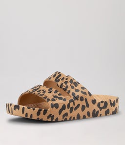 SLIDES TOT FM LEO CAMEL SMOOTH