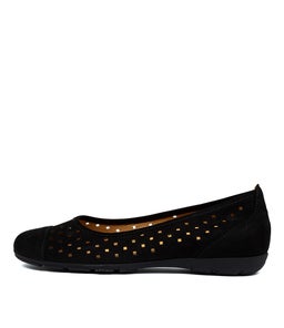 SKYLAR SCHWARZ NUBUCK