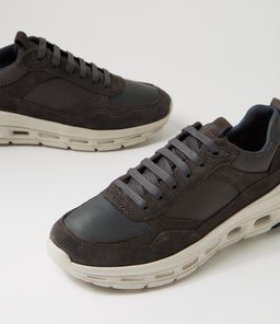 U HOVERSTREAM A GE GRAPHITE SUEDE TEXTILE