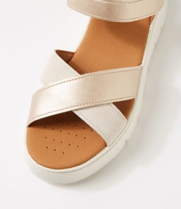 D DANDRA 40 C GE LT GOLD/LT SAND SUEDE