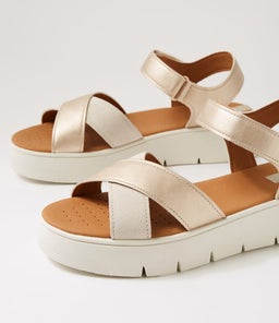 D DANDRA 40 C GE LT GOLD/LT SAND SUEDE