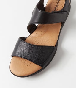 302096 NESSA HP BLACK LEATHER