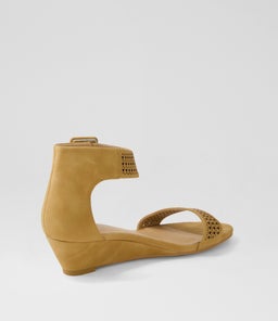 MERLINE IL TAN SMOOTH