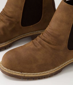 VELEEN IL WHISKEY NUBUCK PU