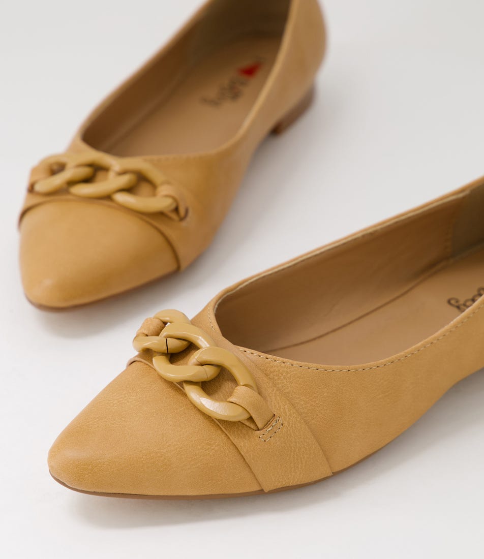 Voeno Camel Ballet Flats