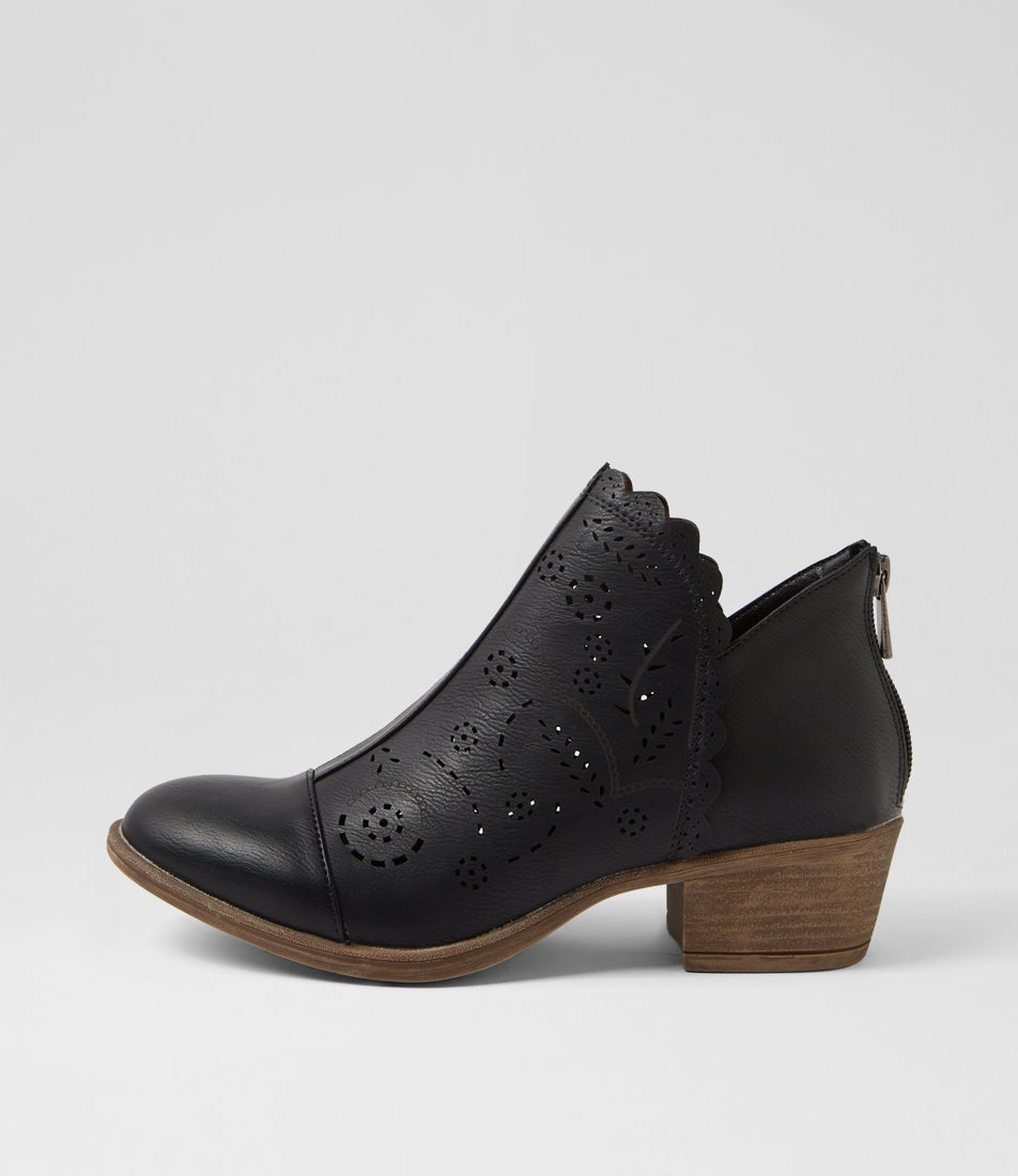 Arino Black Ankle Boots