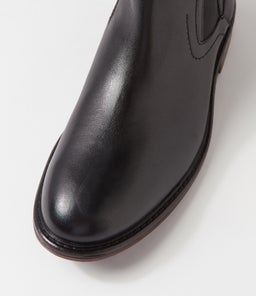EARL 08 JS SCHWARZ LEATHER