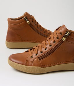 CLAIRE 11 JS CAMEL LEATHER