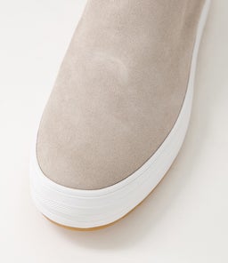 CHELSEA LUG KE TAUPE SUEDE