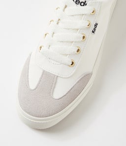 JUMP KICK T TOE KE CREAM BLACK LEATHER
