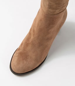 SETTIN LT CHOC CHOC HEEL SUEDE STRETCH MICROSUEDE