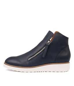 OLISE NAVY LEATHER