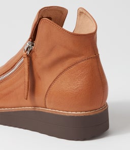 OLISE COGNAC CHOC SOLE LEATHER