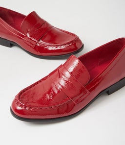 QUACKA MI DK RED PATENT LEATHER