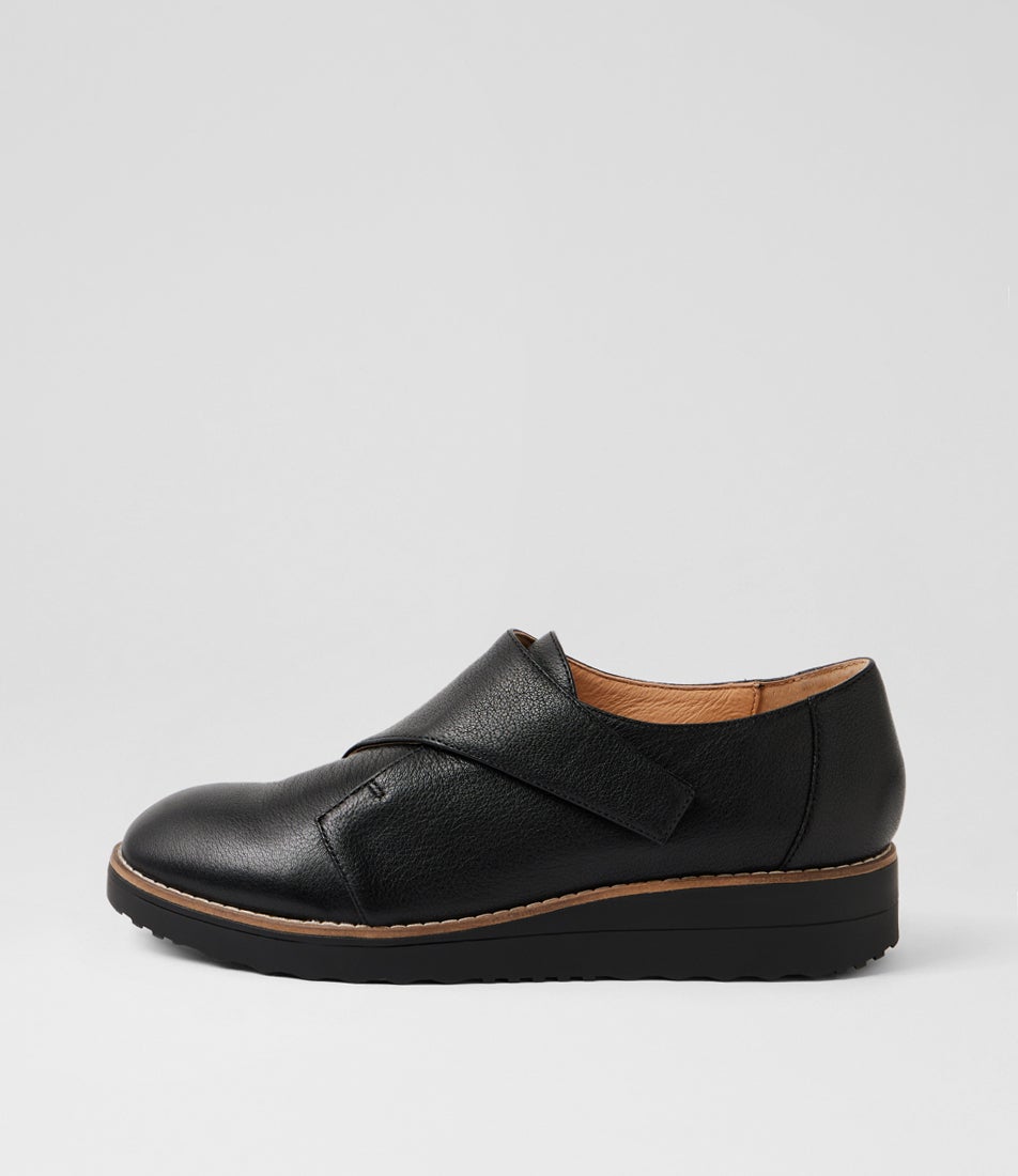 Oroz Black Leather Flat Shoes