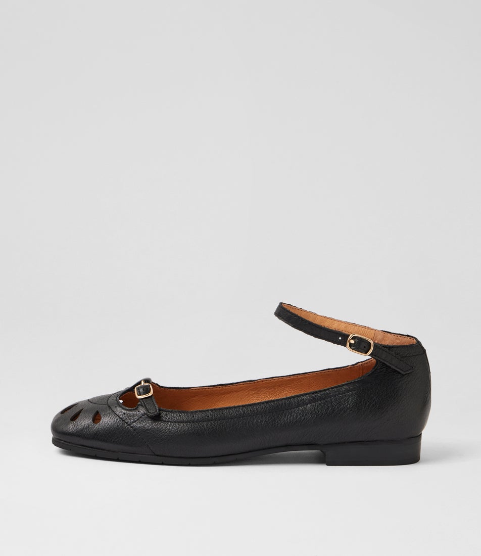 Pru Black Leather Flat Shoes