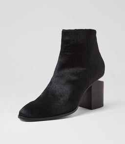 VOLA BLACK PONY