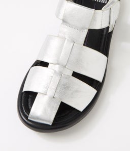 REMEMBA MO SILVER BLACK SOLE LEATHER