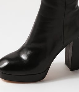AGGIY MO BLACK LEATHER