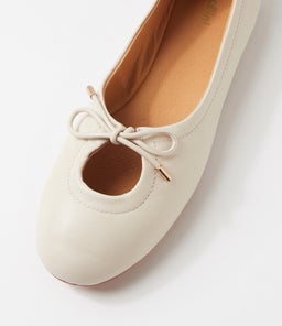 JUULIET MO CREAM LEATHER