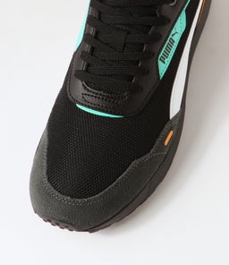 391250 RUNTAMED PLUS PM BLACK WHITE SHADOW GRAY MINT MESH