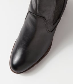 LLANES 48 PN BLACK LEATHER
