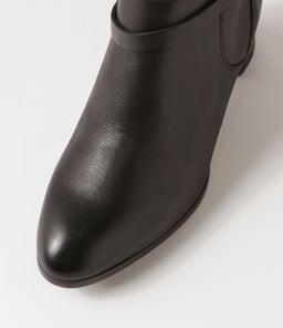CALAFAT 41 PN BLACK LEATHER