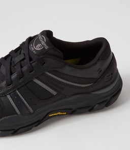 204330 RESPECTED EDGEMERE SK BLACK LEATHER