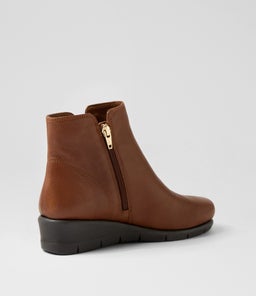 MYSARIA SU COGNAC LEATHER