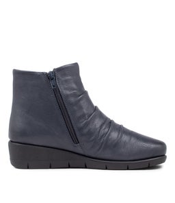 MAXIE SU NAVY LEATHER