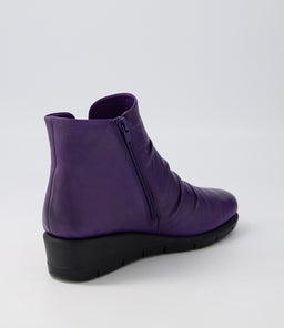 MAXIE SU LT PURPLE LEATHER