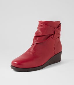MONET SU CHERRY LEATHER